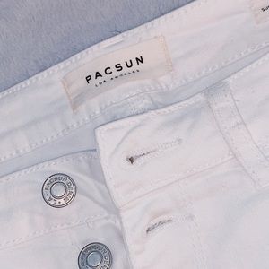 ✨Pacsun White Super Stretch denim shorts✨
